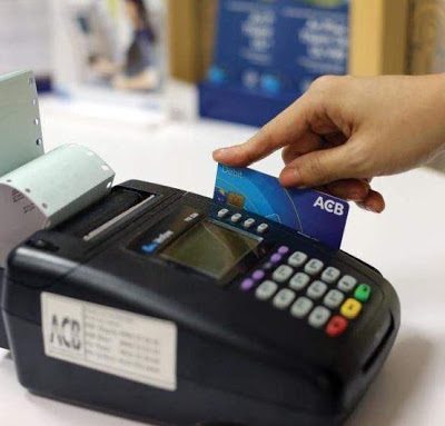 máy quẹt thẻ ngân hàng giá bao nhiêu 2